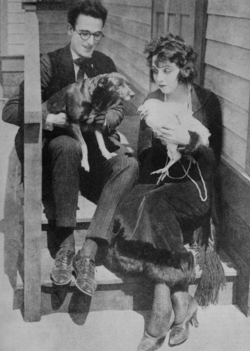 olivethomaspickford: Harold Lloyd and Bebe Daniels with two friends, named Mike and Doc, on the Roli