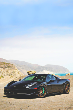 czarluvscurves:  458 Italia