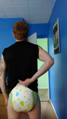 diapersinpublic:  Had this nappy on all day, 6 wettings with no leaks and there’s still room for more, I wore this nappy whilst shopping wearing skinny jeans, my butt looked big enough when it was dry but as the day went it got even bigger, people started