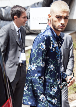 harrystylesdaily: Zayn arriving at Louis Vuitton Men’s Fashion Show 