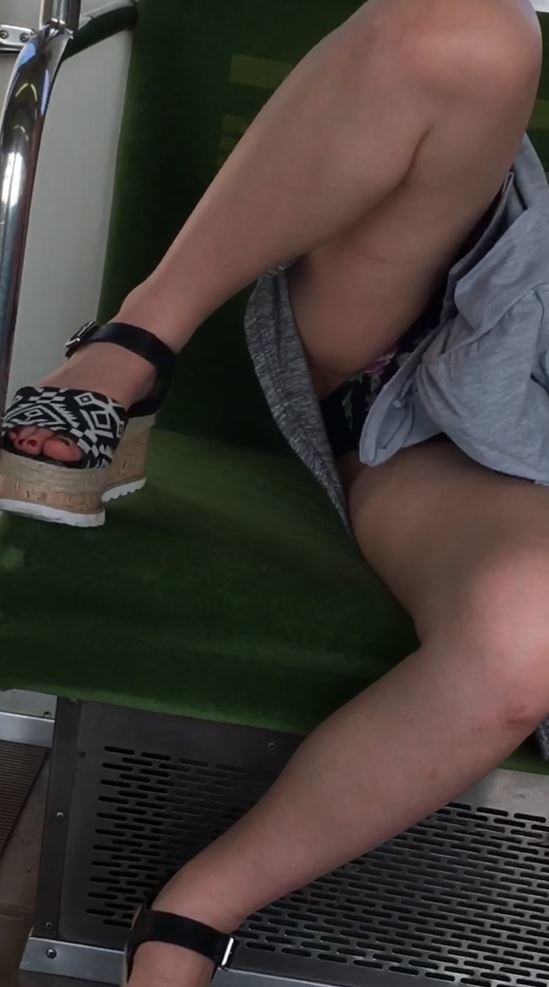 myiloveupskirt:  mitainen:  那么累吗？