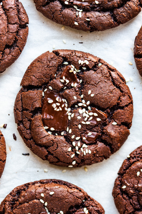 Vegan chocolate cookies with tahiniVegan chocolate cookies with tahini are easy to make and deliciou