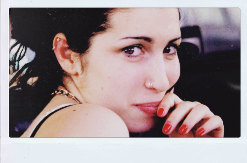 vertisse:  Amy Winehouse: rare pictures in polaroids 