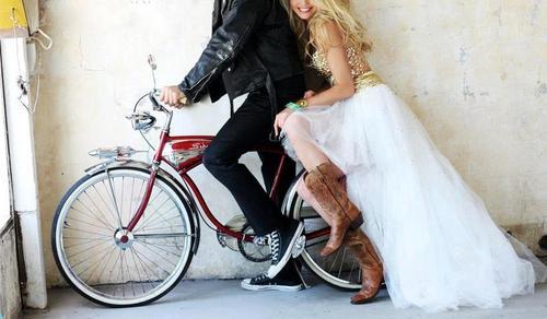 skyfashionblogger:  Sweet Ride ♥♥ on We Heart It. weheartit.com/entry/47370125/via/xestrella