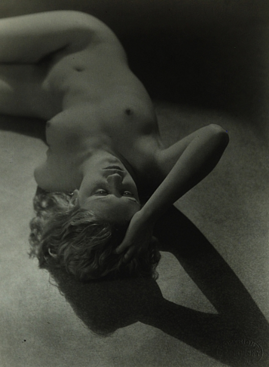regardintemporel:  Josef Vetrovsky - Nu couché 