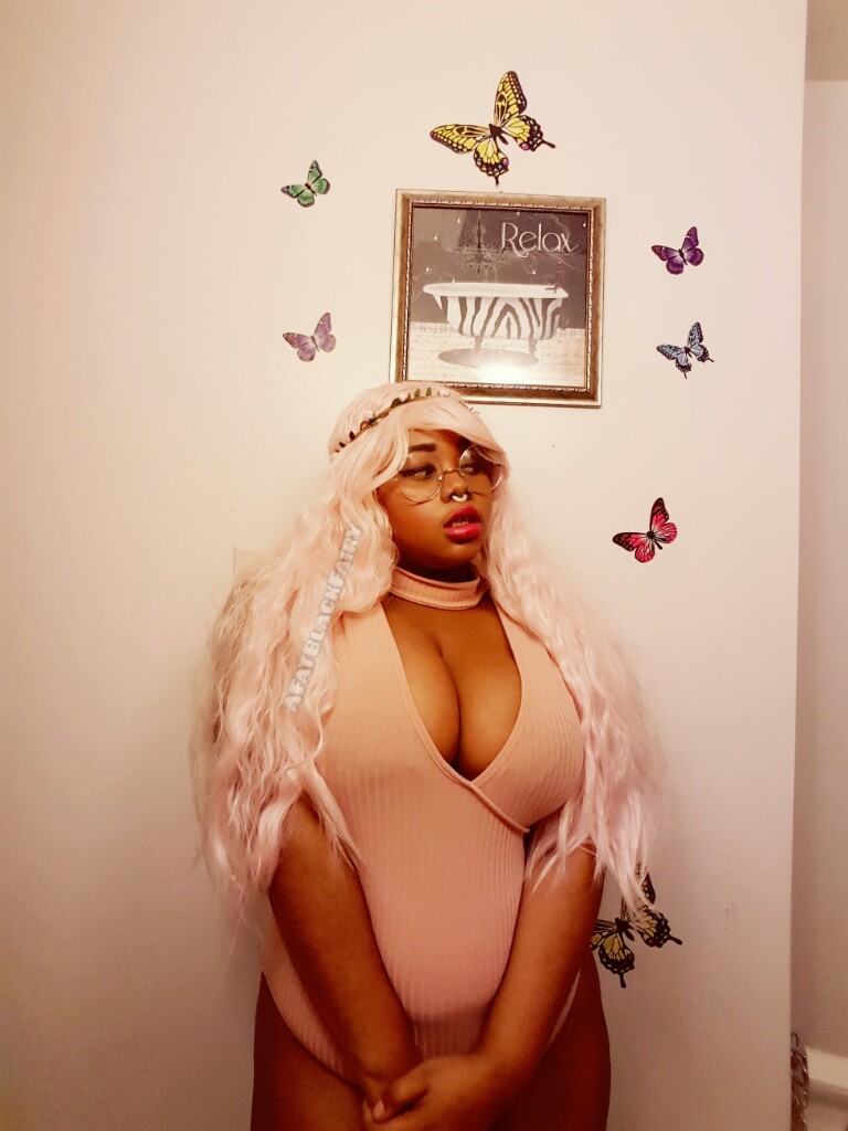 afatblackfairy:  Angelic~ ☄💖😇   Bodysuit: Boohoo (size 18, but it’s super