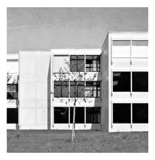 ‘Primarschulhaus im Moos’, schoolRüschlikon, Zürich, Switzerland; 1969-71Jakob Zweifel +