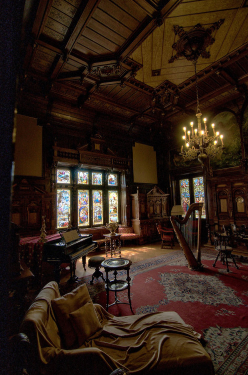 mynocturnality:  Peleș Castle in Sinaia, Romania.