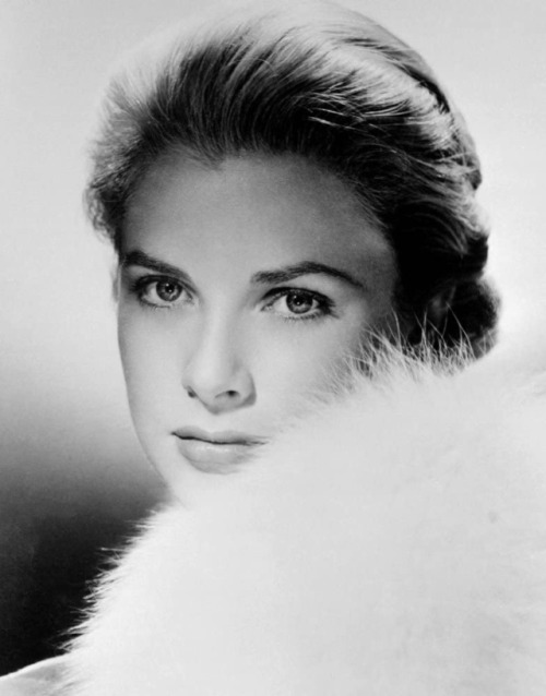 vintageeveryday: Stunning black and white portraits of Grace Kelly, who was born on this day in 1929