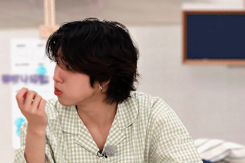 Nom Nom Nom (pouty Version)
