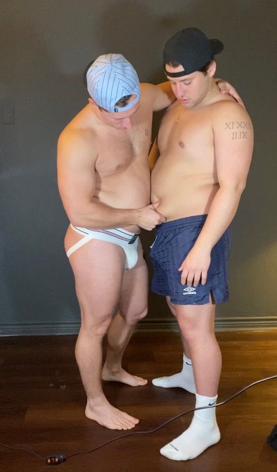 thic-as-thieves:Just a couple bros admiring