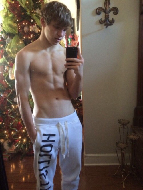robtwus: Hmm I knew those sweat pants were hiding something nice……