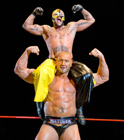 fishbulbsuplex:  Batista and Rey Mysterio