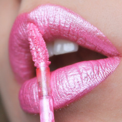 ppsperv: iliiby: Pink lips. ❤Pretty Pink