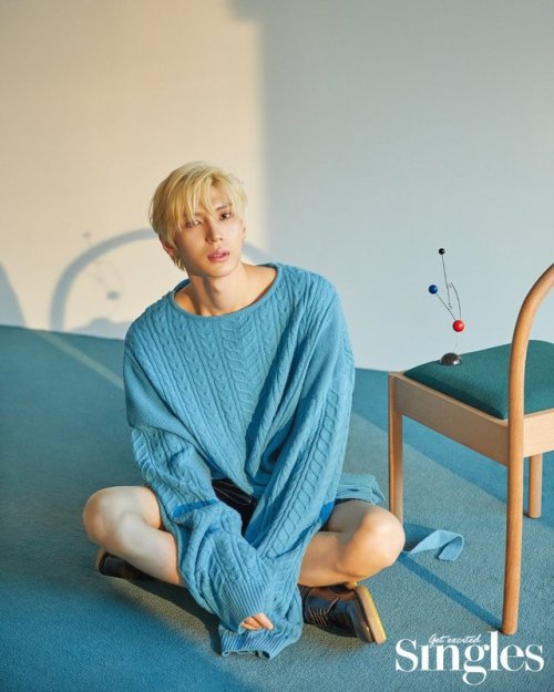 officialrovix:Leo for Singles Magazine July Issue | © Naver