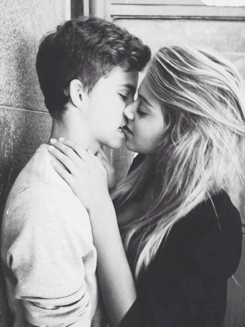 Boy And Girl Kissing Tumblr