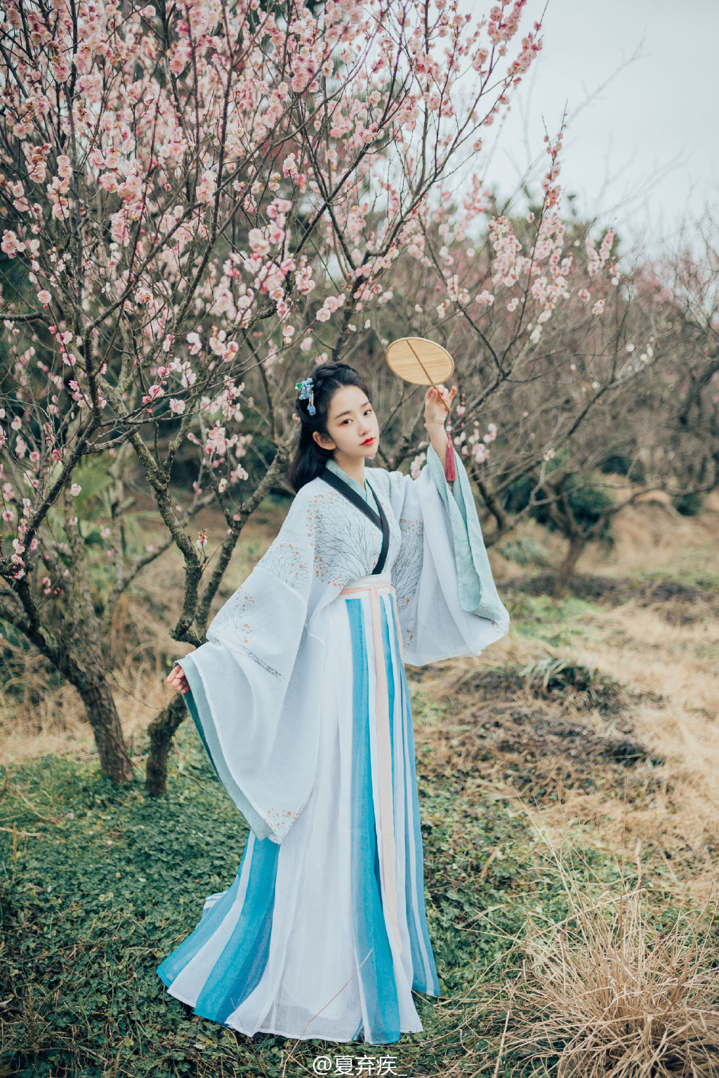 changan-moon:chinese hanfu by 彩云间汉服. photo by 夏弃疾_.