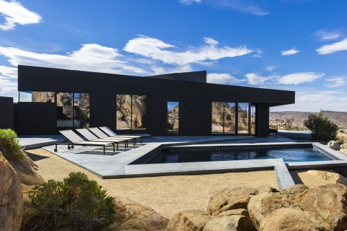 nnmprv:  The Black Desert House by Marc Atlan + Oller & Pejic.