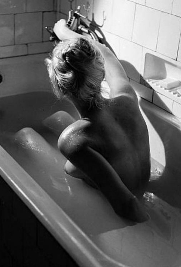 fewthistle:  More hot water. 1960s. Photographer: Marie Šechtlová 