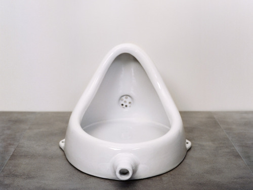 ms-demeanor:  ms-demeanor:  wendou:  untitled 2006 Zhou Wendou  What I love about people who claim that “Fountain” isn’t art is that they’re never the kind of people who are actually into art so they’ll just start whining about a urinal and