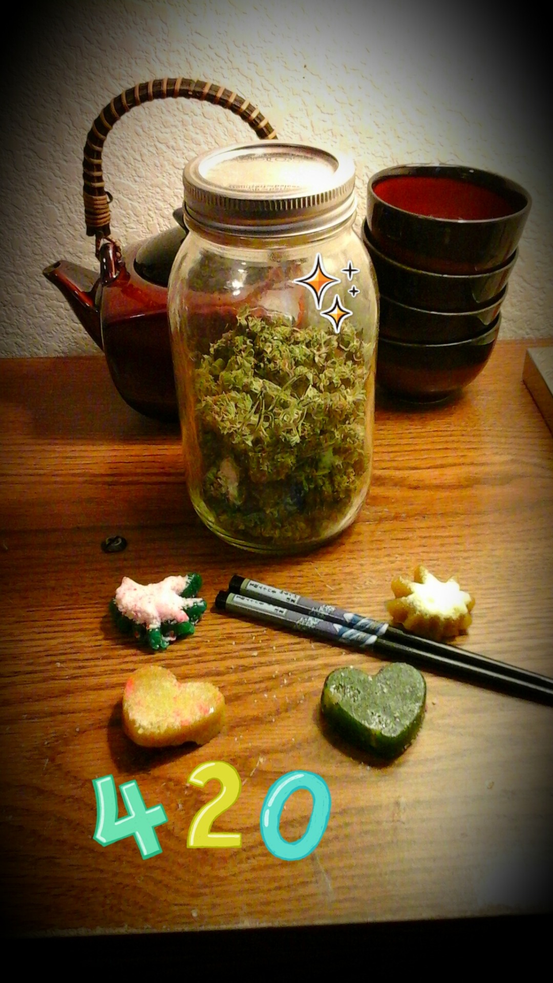 weedporndaily:  chelsaaa:1 Oz of blue dream and edible candies 😉🌴🌴ready
