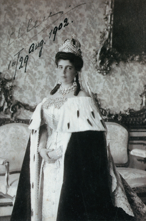 sierrahiker8: romanovsonelastdance: Grand Duchess Elena “Ellen” Vladimirovna on her