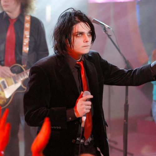 blackstardeathcult: Gerard Way (2004)