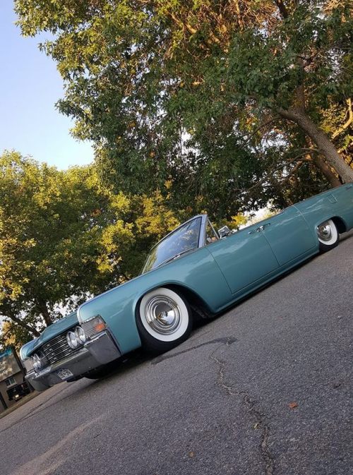 suicideslabs: More 1961 - 1969 Lincoln Continentals