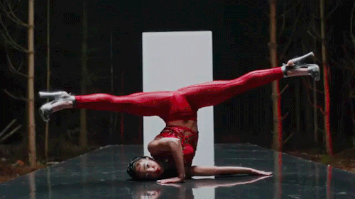 everybodylovesfkatwigs:  FKA twigs - Glass &amp; Patron
