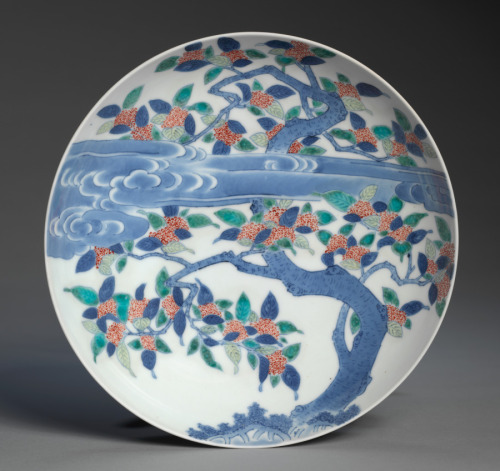 cma-japanese-art:Dish with Sweet Osmanthus and Cloud, c. 1688-1716, Cleveland Museum of Art: Japanes