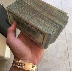 bobbyt65:  bobbyt65:  dl-dude:  misterbking:  12-amu: thug-gifs: Reblog this within 10 seconds and unexpected extra money will cum to you this week  The money will do what now   Just because…  😋   Always good… Believe   OKAY 