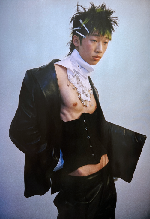 ztos:Oh Gwon-ho by Lee Yun-kyun – Dazed Korea (December 2022)