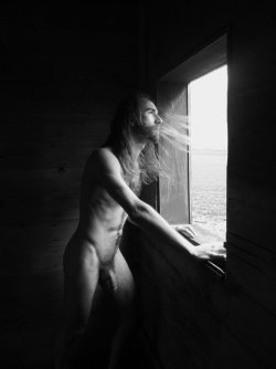 maturegayhomoerotica:  Breeze