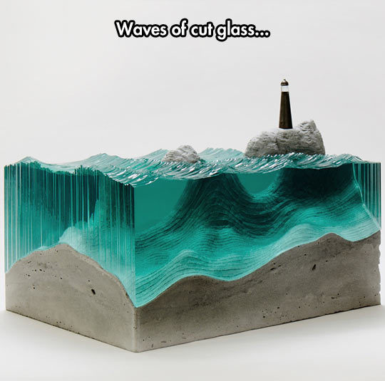 srsfunny:  Deep Sea Using Glass Layershttp://srsfunny.tumblr.com/ 