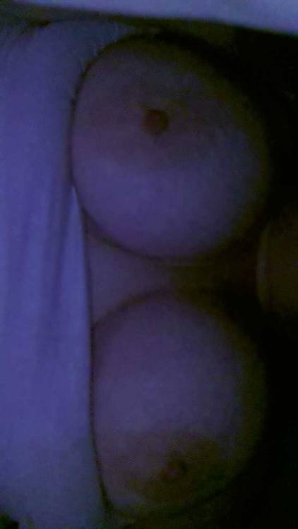 XXX chubbyaussie:  Full tits out ;) photo