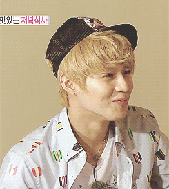 jonghyunar:  taemin pls don’t choke 