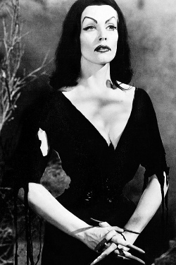 haunted-hell:  Happy Birthday, Vampira ♥