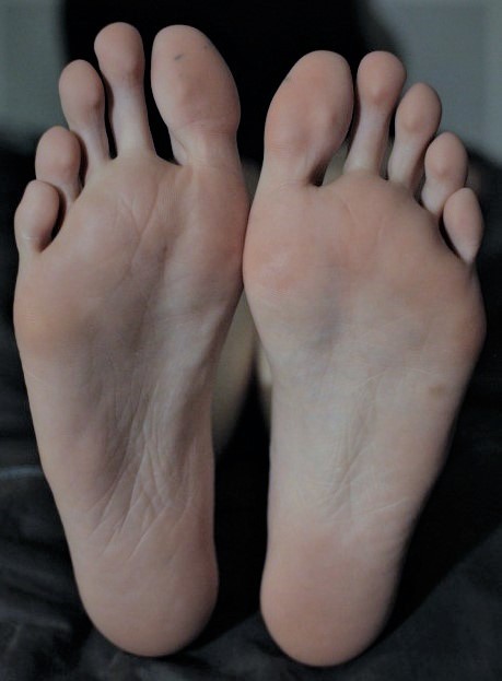 loveandfeet:What shot would you prefer?