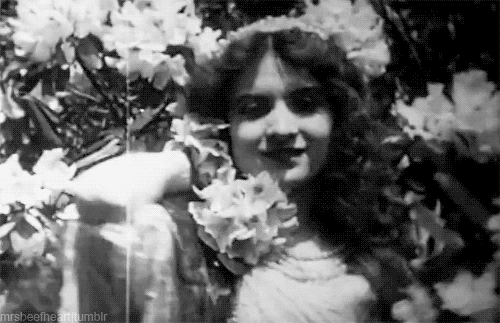 mrsbeefheart:Maude Fealy in King Rene’s Daughter, 1913