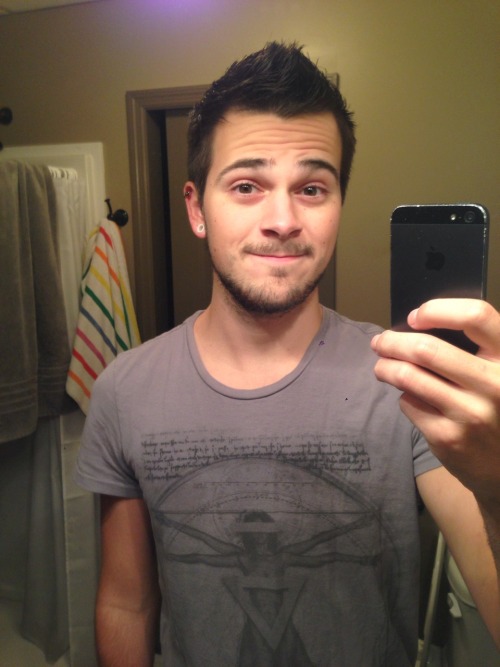 aubsticle:  i’m a mirror model y’all 
