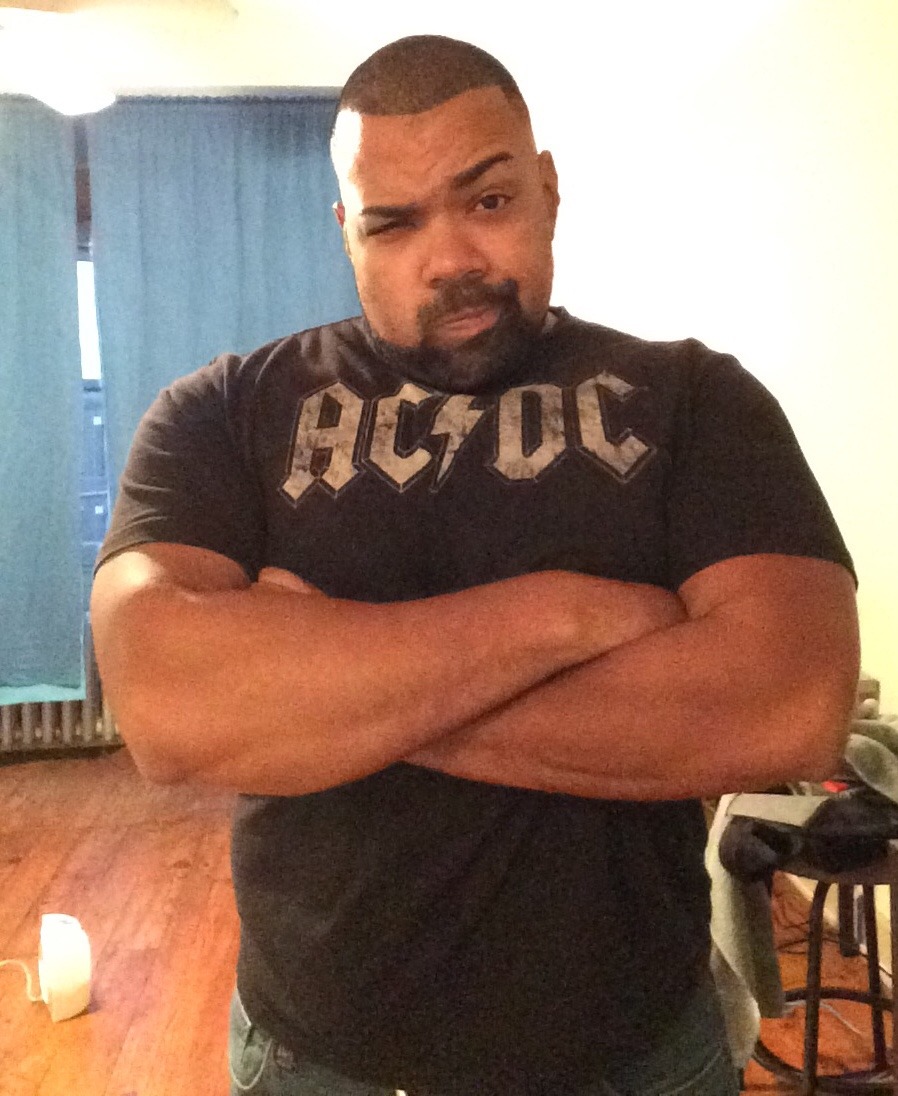 osito884:  Just cuz I haven’t posted a pic in a while, and wow I’m actually wearing