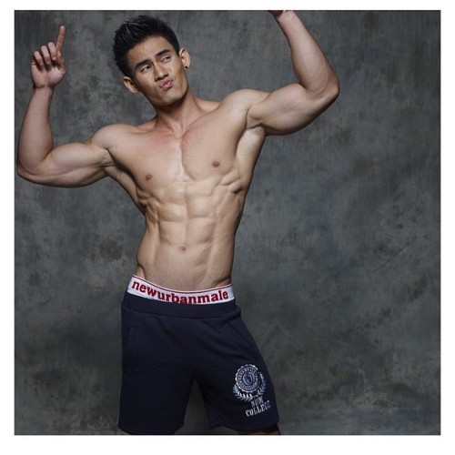 hunkxtwink:  Thai Muscleboy - Saharat Kluabmart  Hunkxtwink - More in my archive 