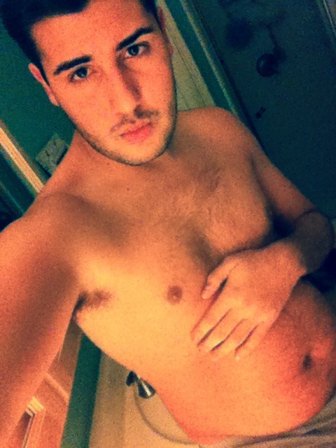 fatboyevan:  Thanks for all the support! If I get to 200 followers, I’ll put a vid up. Enjoy :)