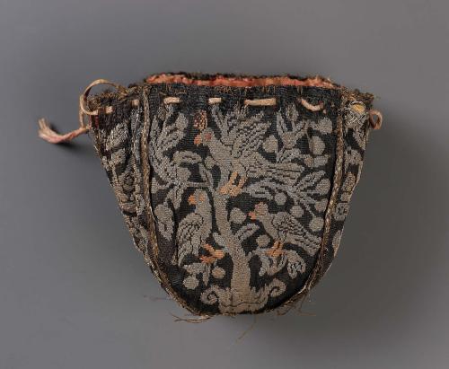 heaveninawildflower:Drawstring bag (Italian, 1625 -1700).Silk and metallic threads, hair; brocaded, 