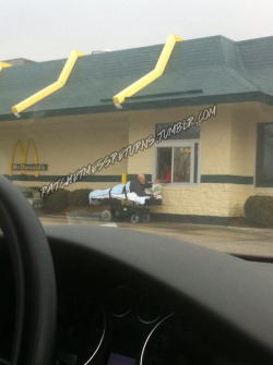 ratchetmessreturns:  Mcdonalds is so serious this man escaped in his hospital bed to go through drive thru 