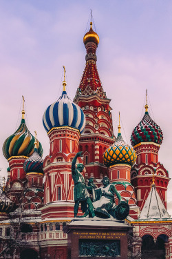 2seeitall: The Domes of Saint Basil’s Cathedral, Moscow     - More Russian posts    