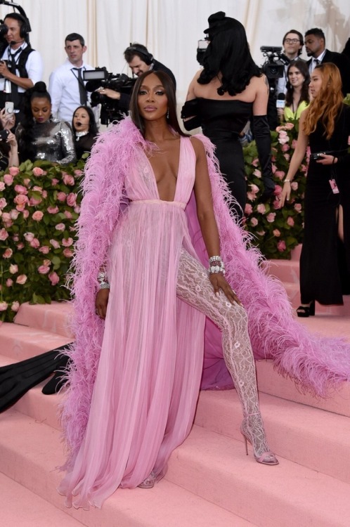 queen-rndmchick - Naomi Campbell @ Met Gala 2019