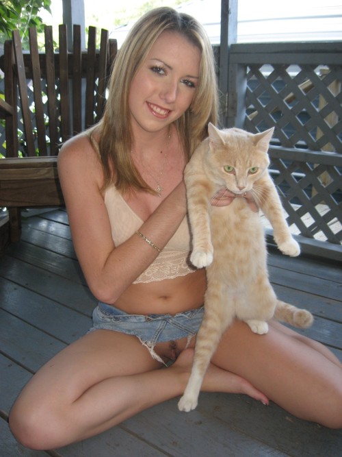 mrsatyr:  Cute pussy ;)