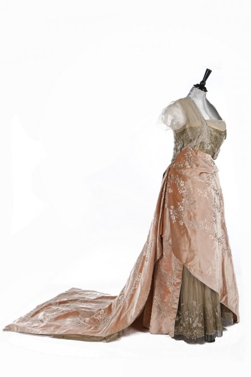 Worth evening dress ca. 1911-12From Kerry Taylor Auctions