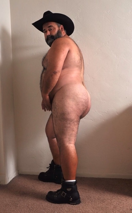 nastybears:  Nasty bears with big fat butts like to wear hats, socks and boots butt naked in photos!
